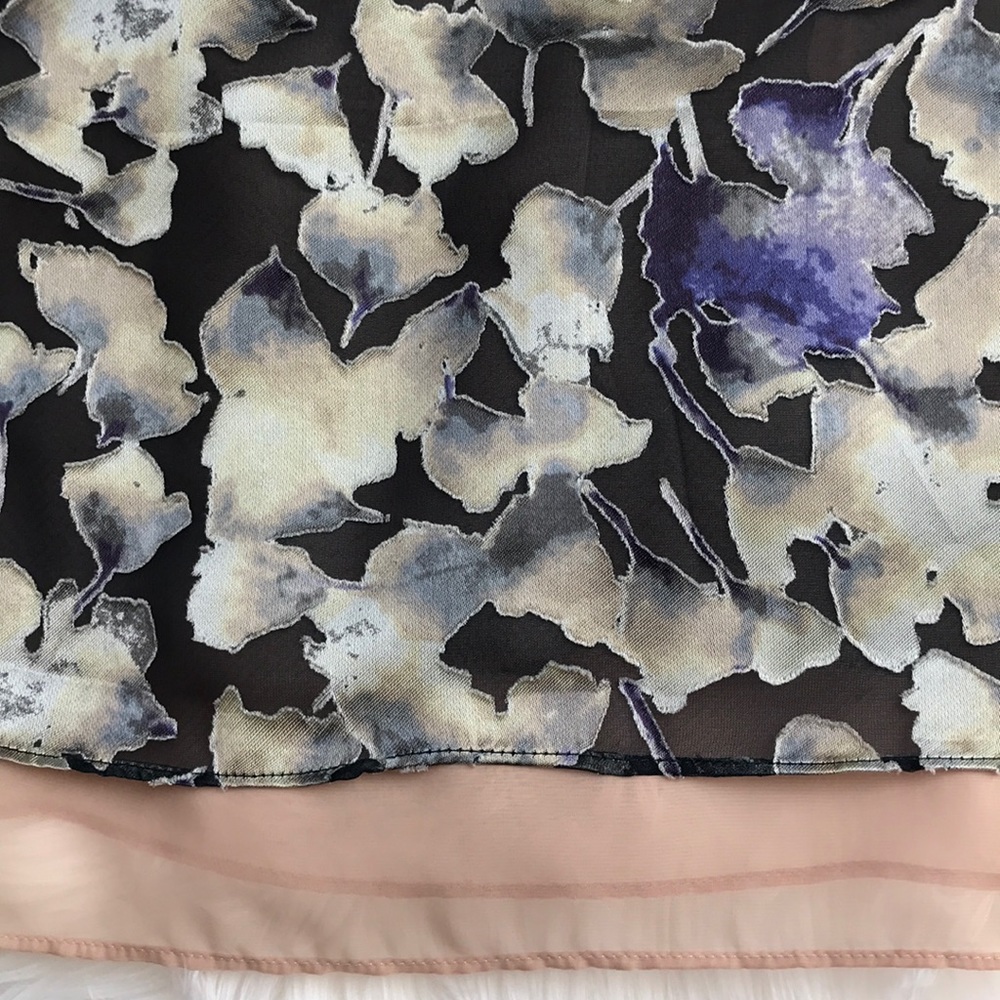 Simply Vera sheer floral layered V-neck tank - Picture 7 of 8